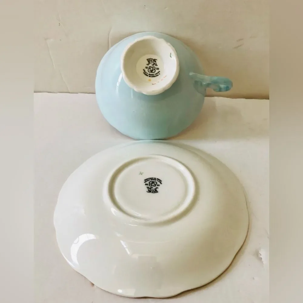 Unbranded tea cup